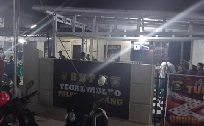 Ratusan Warga Meriahkan Turnamen Gaple HUT Bhayangkara ke-80 di Polsek Keluang