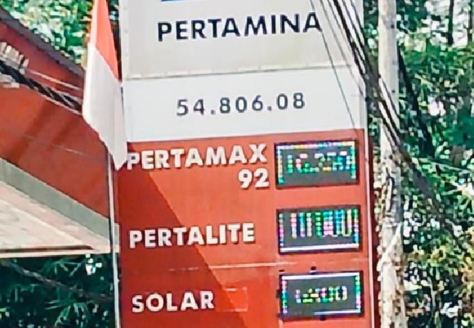 Isi BBM Gunakan Jerigen di SPBU 54.806.08 Bangli Diduga Picu Antrean Panjang, Warga Keluhkan Pelayanan