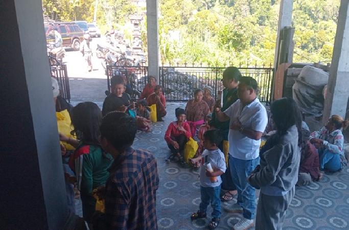 Semeton MSP dan THE OCTAF GROUP Salurkan Sembako, Desa Adat Kubusalya Sampaikan Harapan Bantuan untuk Pura