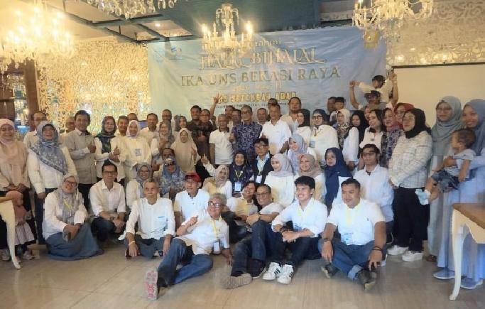 Ketum IKA UNS Hadiri Silaturahmi dan Halalbihalal IKA UNS Bekasi Raya